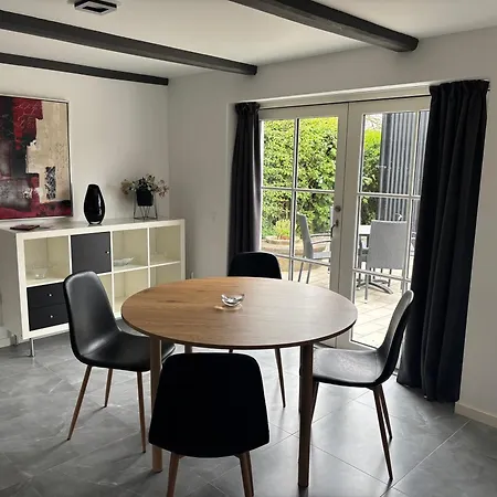 别墅 House Overlooking The Countryside And Close To The